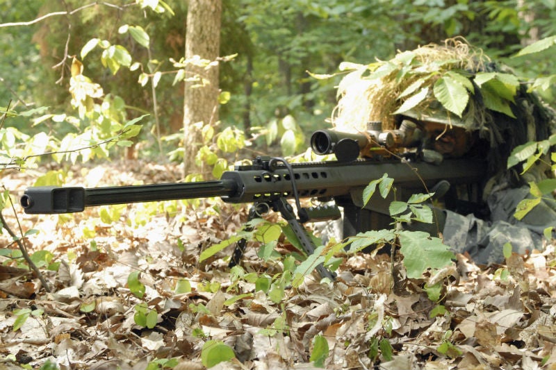 Training] Snipers Shoot the Ultra Powerful M107 Barrett .50 Caliber Rifle 