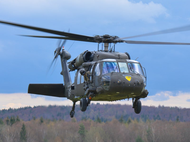 black hawk uh 60