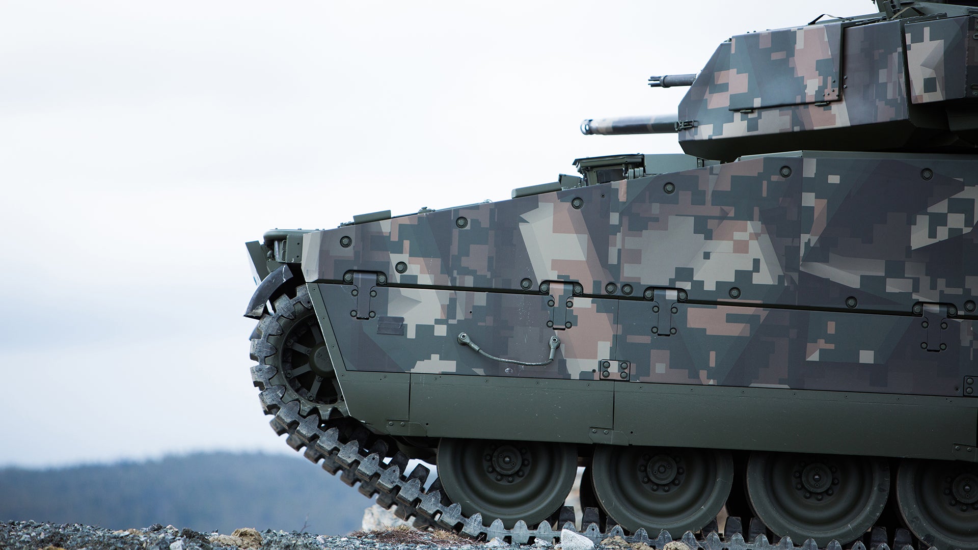 Dutch CV90s to get composite rubber tracks
