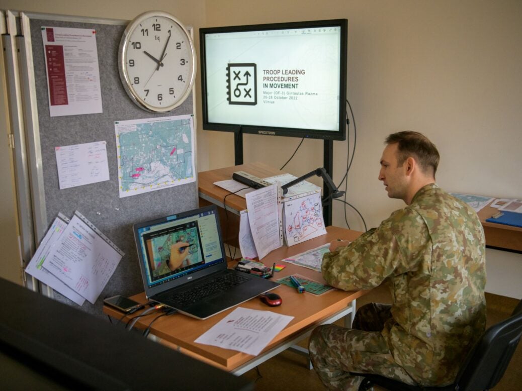 Lietuva Ukrainos kariūnams siūlo vadų mokymo kursus