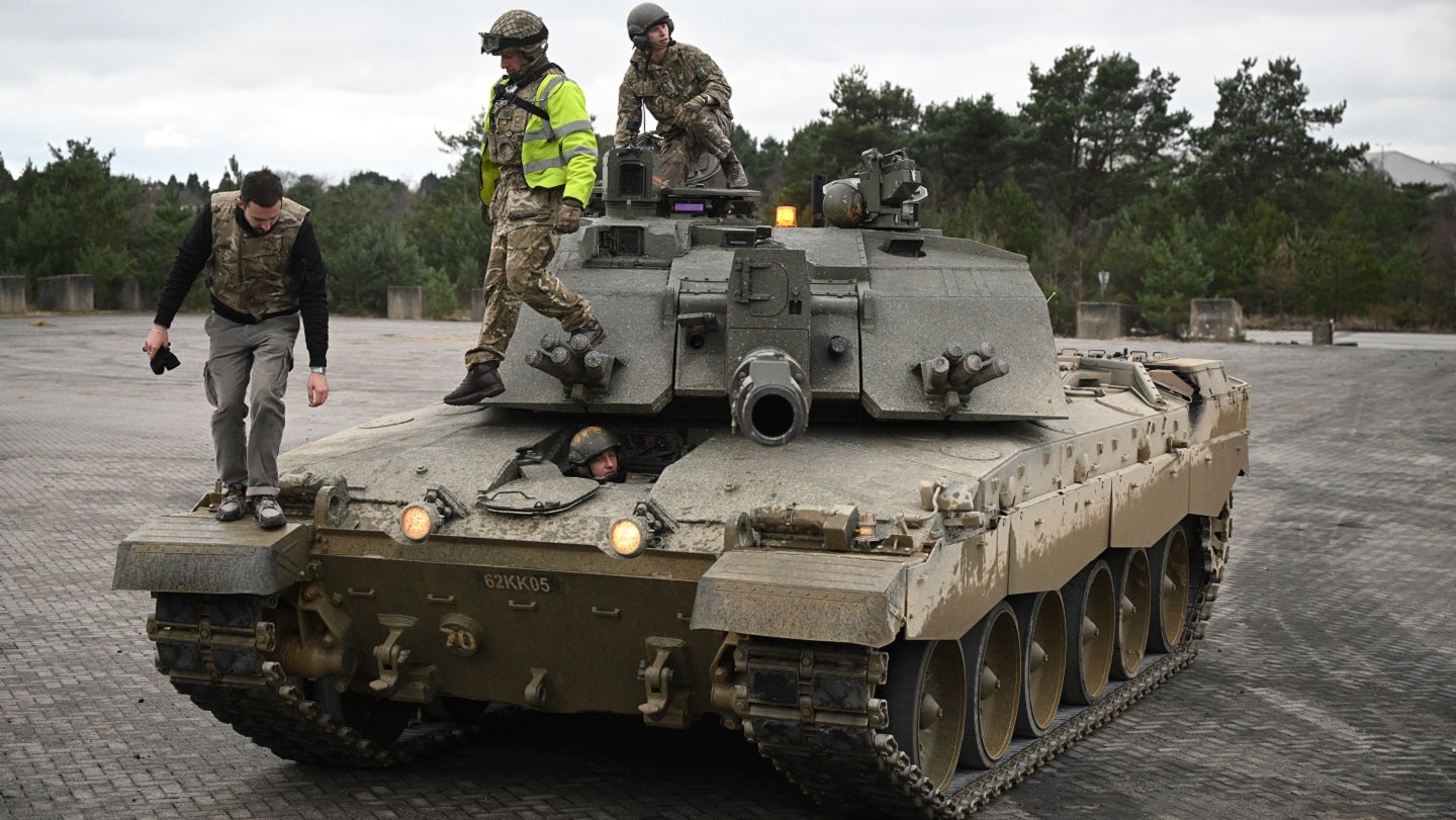 What is the Challenger 2 battle tank? 