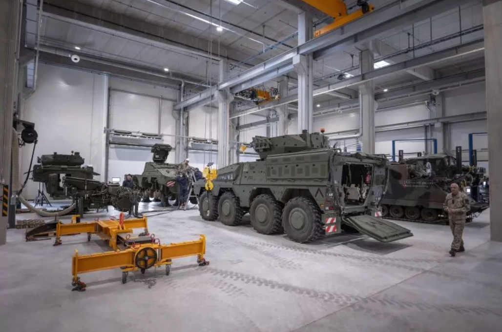 Lietuvoje atidaroma didžiausia Baltijos šalyse pėstininkų kovos mašinų bazė