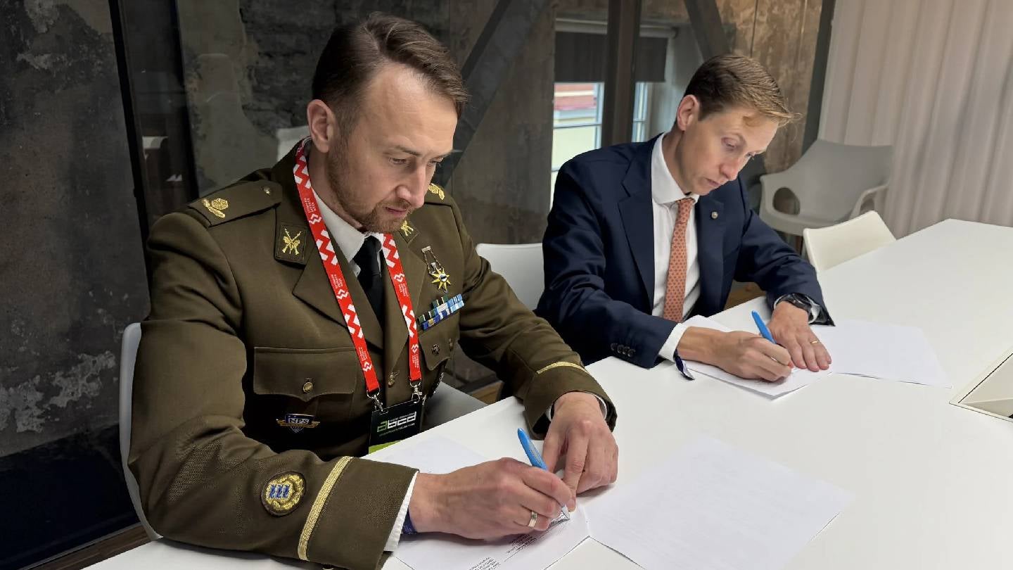 Estonian military, Archangel sign three-year defence pact